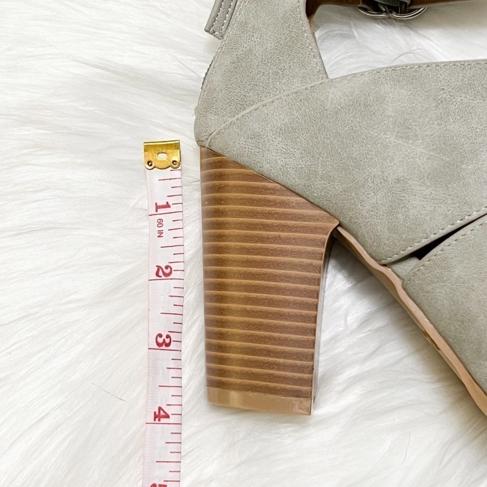CADENCE Peep Toe Strappy Heels Buckle Grey Size 5.5 - Picture 14 of 14